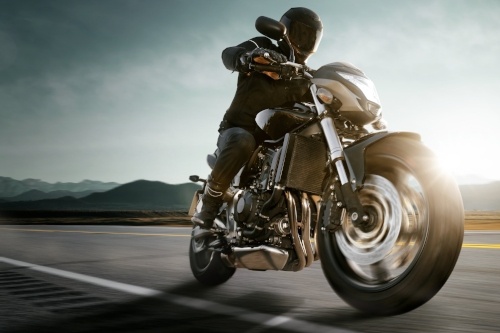 Im Motorradreifentest des PS Magazins testen die Prüfer Motorradreifen der Kategorie Hypersport 