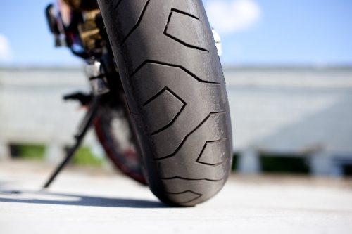 Die richtige Profiltiefe am Motorradreifen ist wichtig – Wie Sie richtig messen, lesen Sie hier