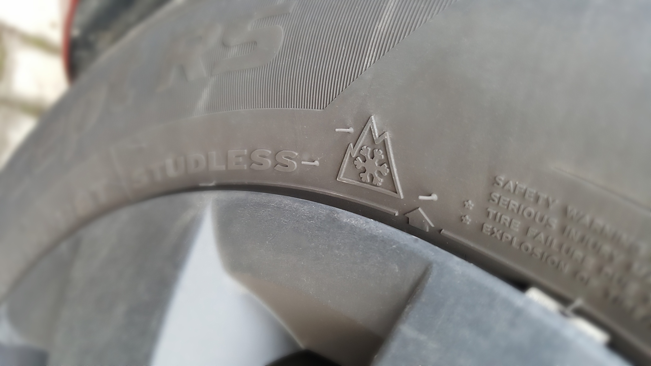 Blog.RVO_winterreifen_kaufen_diese_10_tipps_unbedingt_beachten_schneeflockensymbol