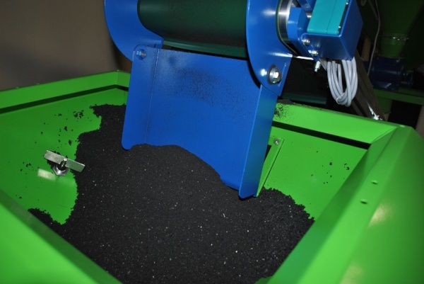 Reifen entsorgen | Herstellung Gummi-Feinmehl aus Altreifen | reifen-vor-ort.de