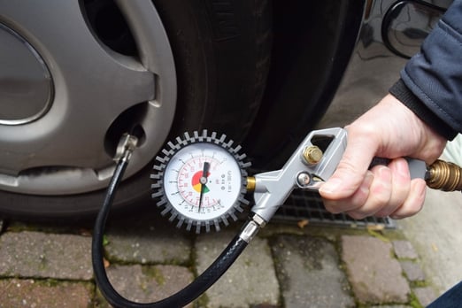Wie Sie die Profiltiefe der Reifen prüfen | Reifen-vor-Ort.de