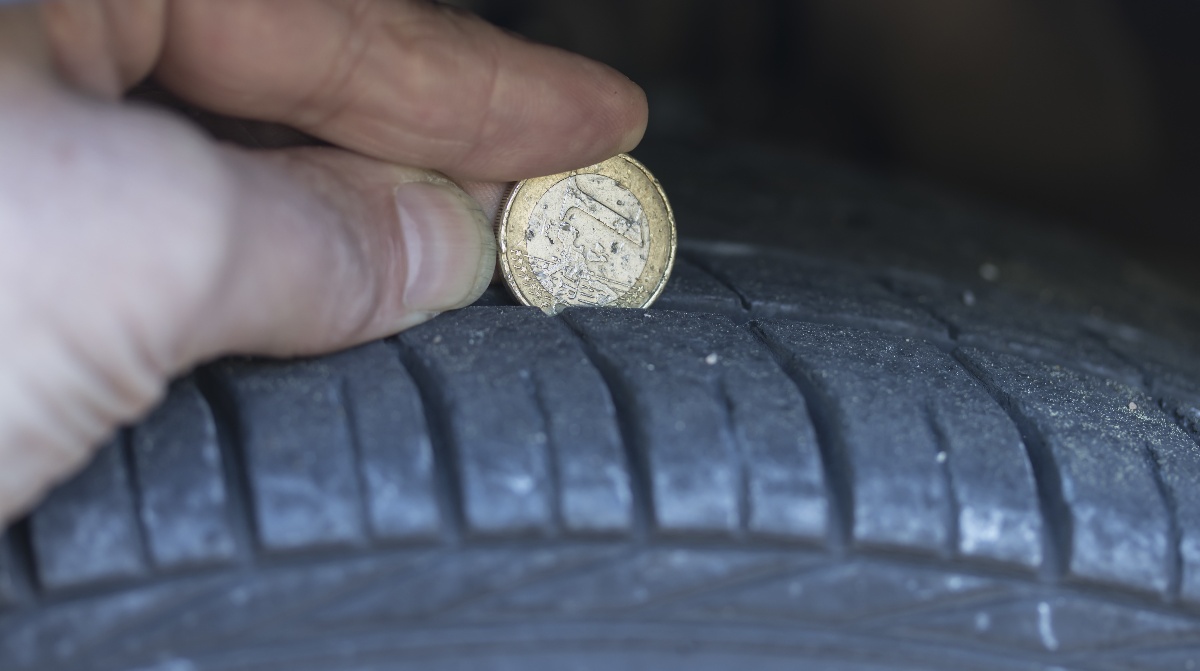 Die Profiltiefe messen - So viel Profiltiefe sollte Ihr Reifen